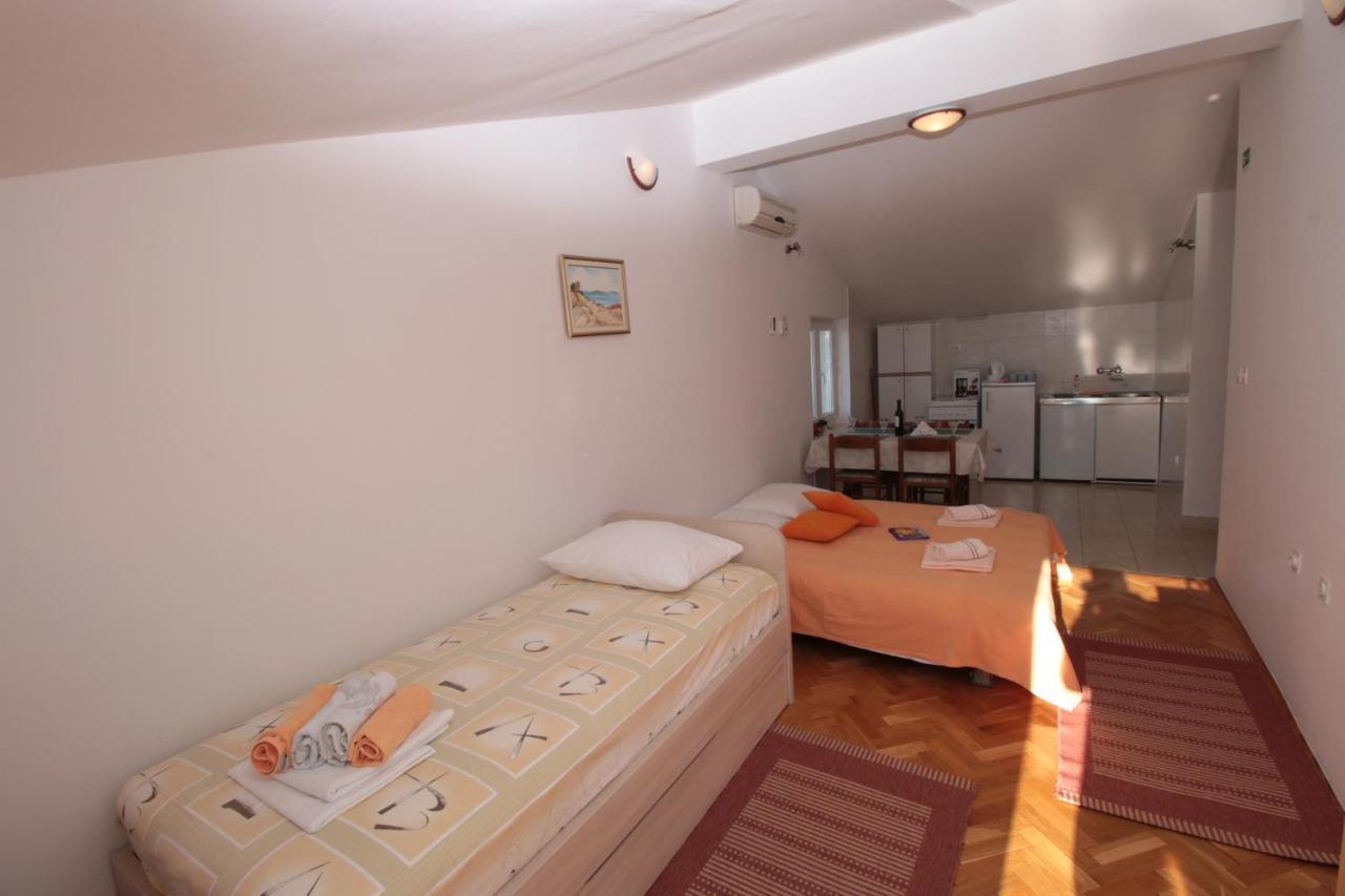 Apartmani Damir Livajic 奥米什 外观 照片