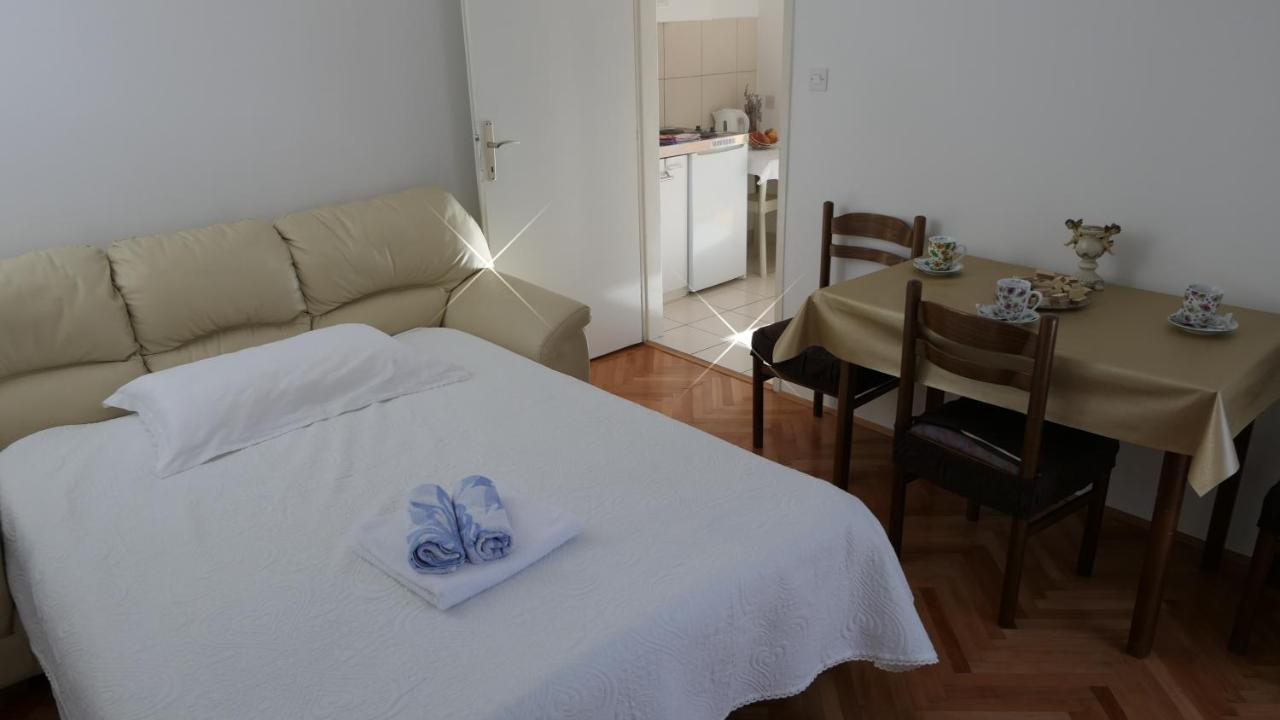 Apartmani Damir Livajic 奥米什 外观 照片